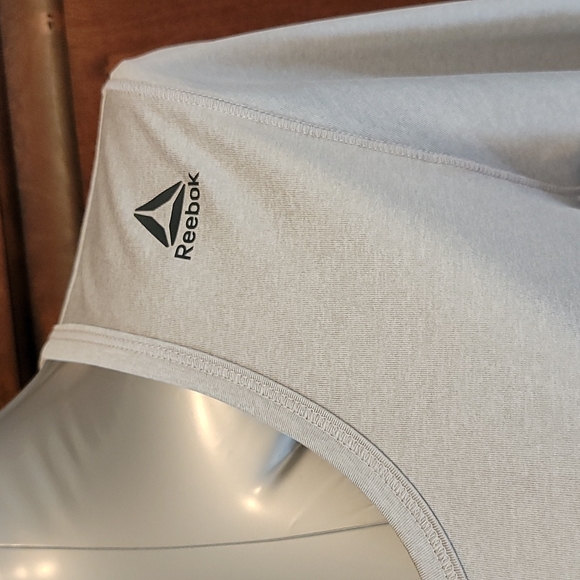 Reebok silver long sleeve - Picture 3 of 5
